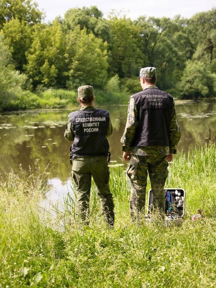 Следователи выясняют причину гибели мужчины, тело которого достали из реки в Тверской области