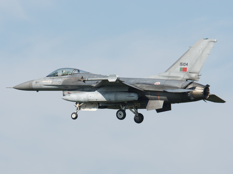 Нидерланды приняли решения отправить на Украину 24 истребителя F-16