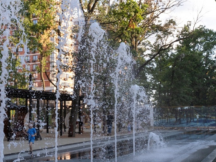 В Краснодаре запущен пешеходный фонтан протяжённостью 55 метров