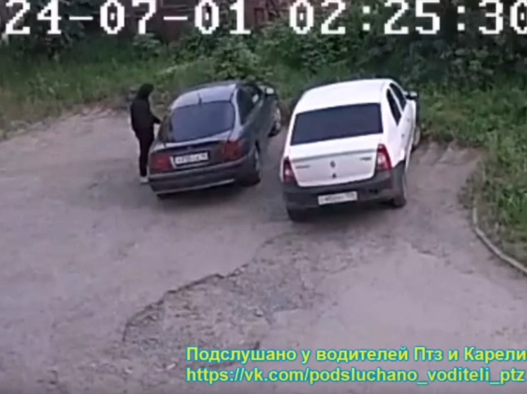 Человека в капюшоне подозревают в угоне иномарки в Петрозаводске