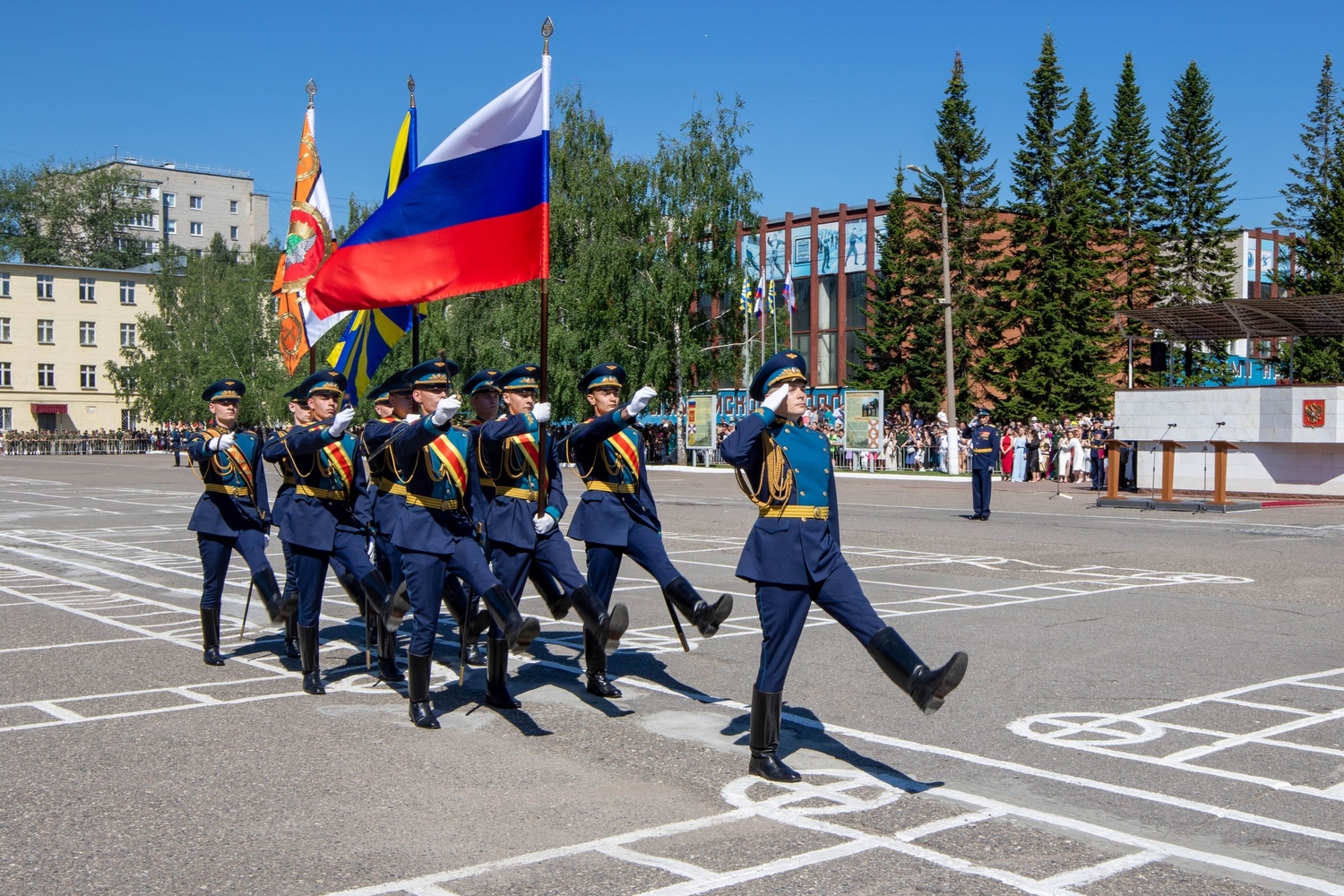 В Ярославском высшем военном училище ПВО прошел выпуск молодых офицеров