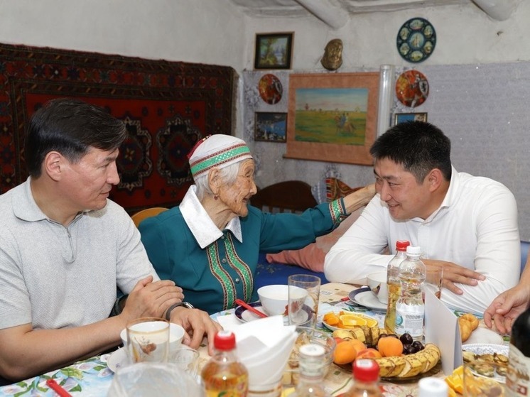 Сегодня свой 100-летний юбилей отметили сразу две жительницы Элисты