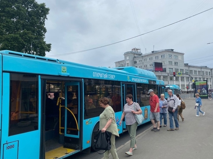 На улицы Архангельска  отправились трехдверные автобусы