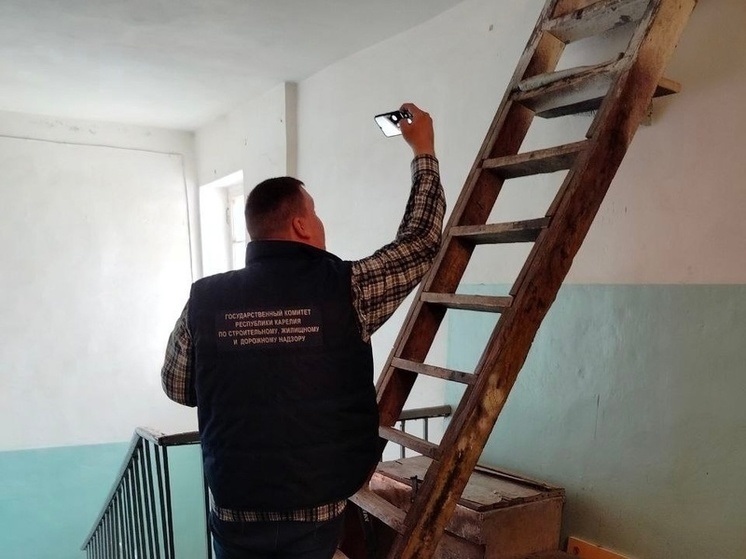 Управляющую компанию накажут за дырявую крышу в Петрозаводске