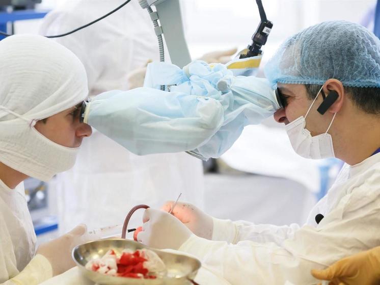 Волгоградские врачи провели операцию с вживлением искусственных сосудов