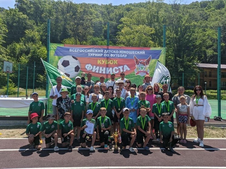 Футболисты Невинномысска привезли медали с Всероссийского детско-юношеского турнира
