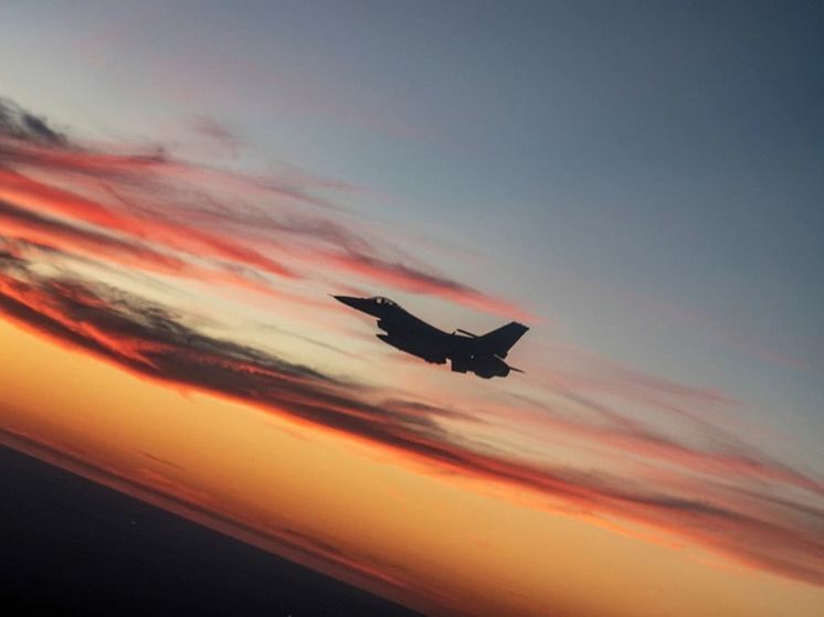 Названо число летчиков ВСУ, обучающихся работе на F-16