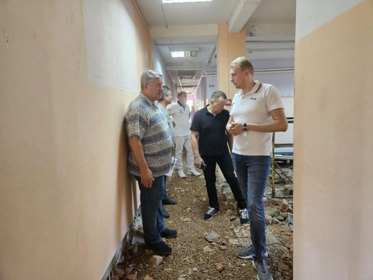 В поселке Камыши под Курском начали ремонтировать Ушаковскую школу за 22 млн рублей