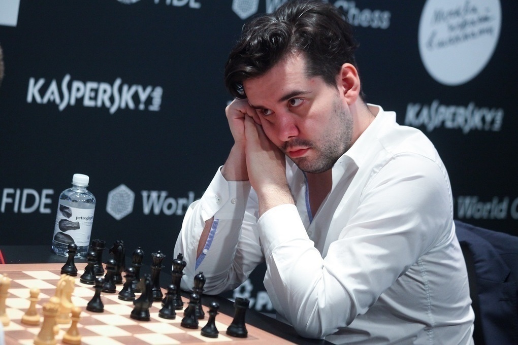 Непомнящий сыграл шестую подряд ничью на турнире Grand Chess Tour