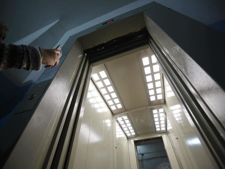 В Волгоградской области выделили почти 4 млрд рублей на замену лифтов