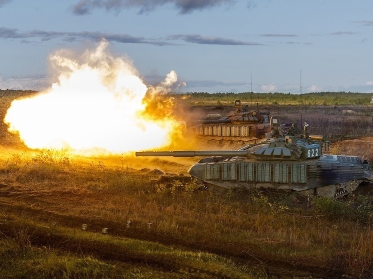 Русские танки сделали мощный рывок по полям Украины: приближаются к донецкому Нью-Йорку