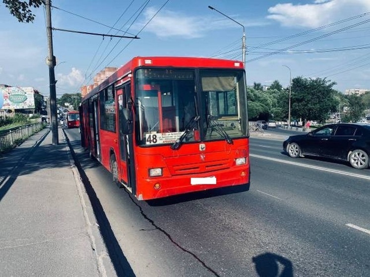 Мотоциклист и два пассажира автобуса пострадали вчера в Вологде