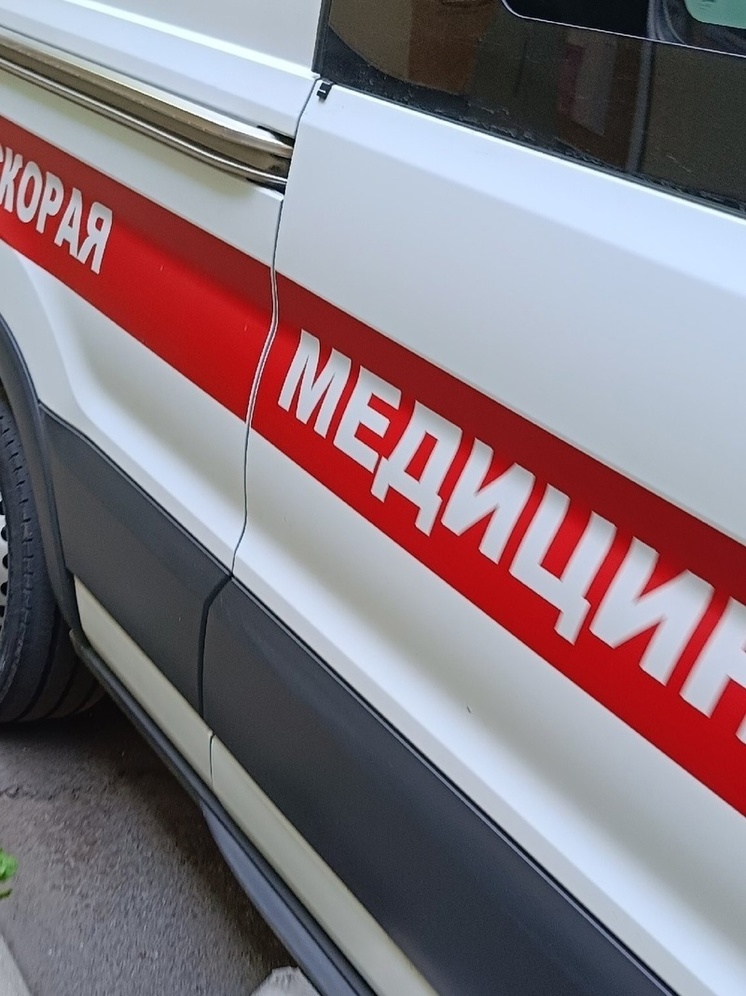 В Донецке в Петровском районе двое мирных жителей получили ранения