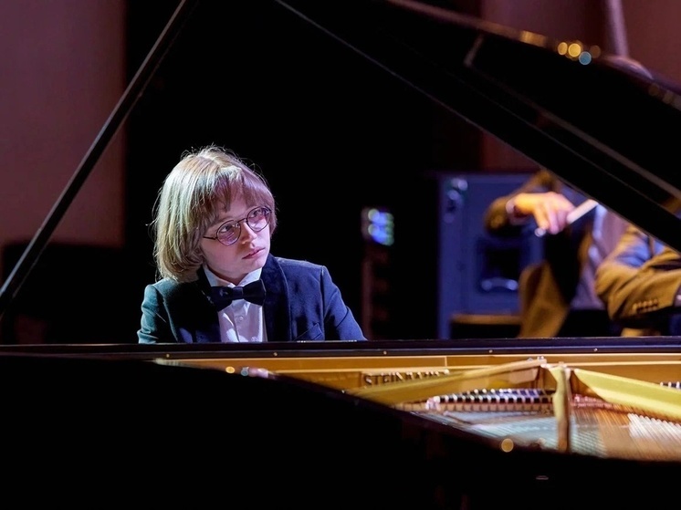 Юный пианист Лев Бакиров даст сольные концерты для новгородцев