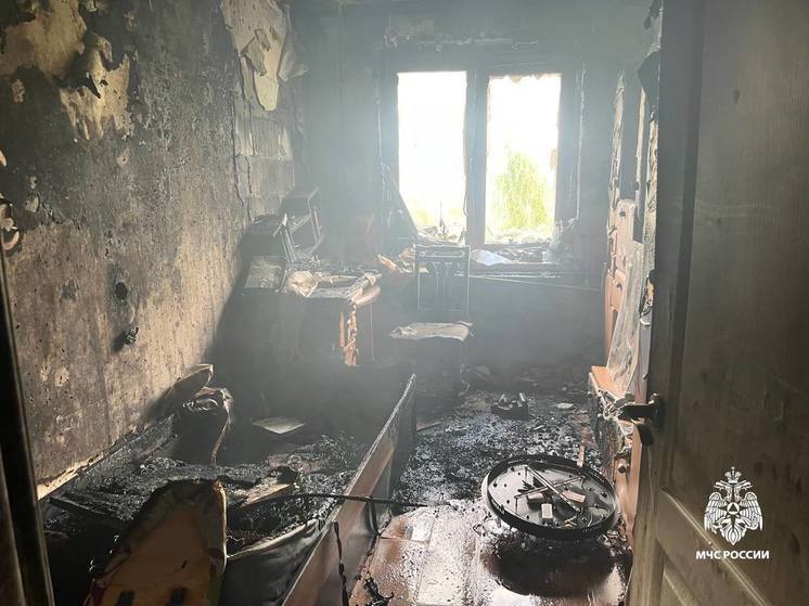 В Твери во время пожара в квартире пострадал человек