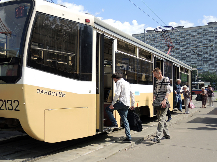 В Кемерове из-за пожара оперативно эвакуировали пассажиров трамвая