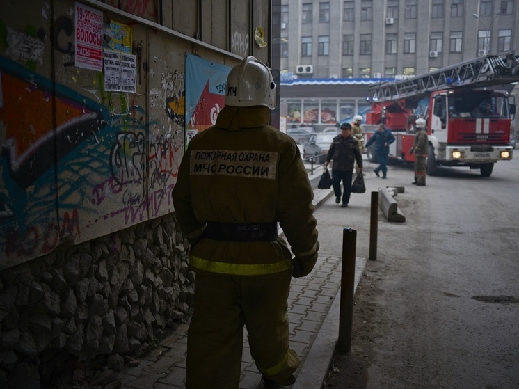2 тысячи квадратных метров составляет площадь пожара в Березовском