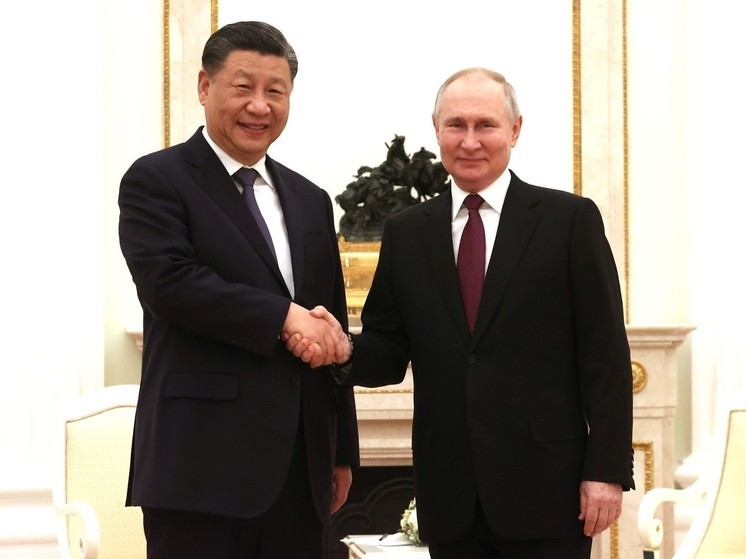 Переговоры Владимира Путина с Си Цзиньпином в Астане начались