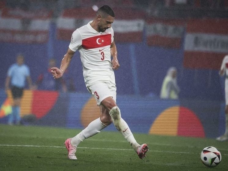 МИД Турции вступился за футболиста Демирала