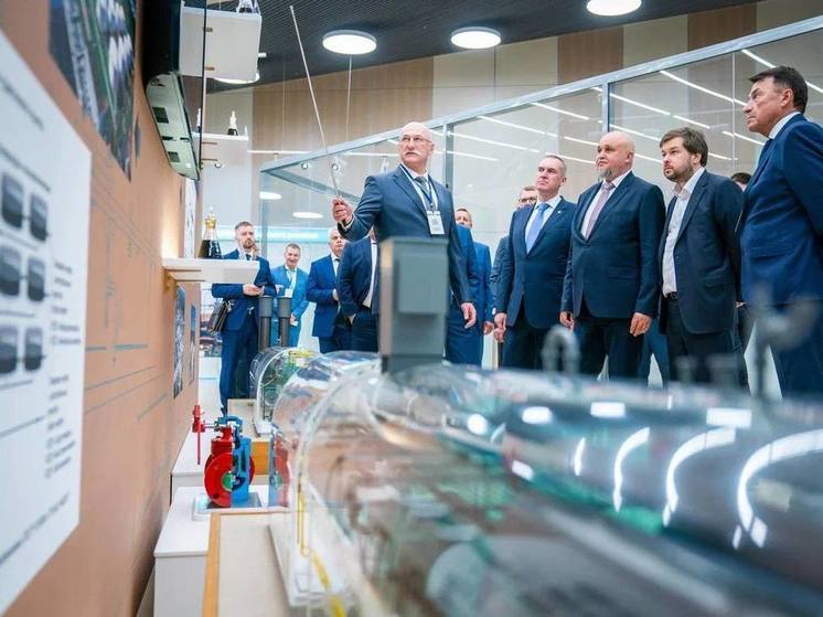 Сергей Цивилев познакомился с базой подготовки кадров Сургутнефтегаза