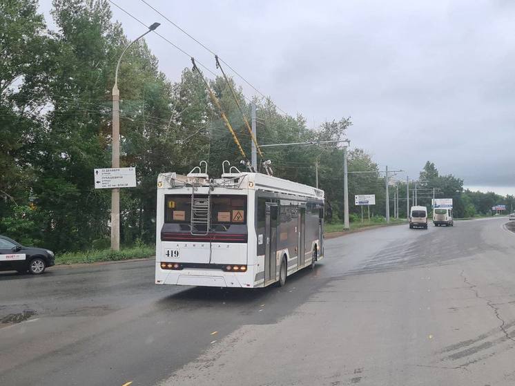 На омском Левобережье провели пробный запуск троллейбуса по новой сети