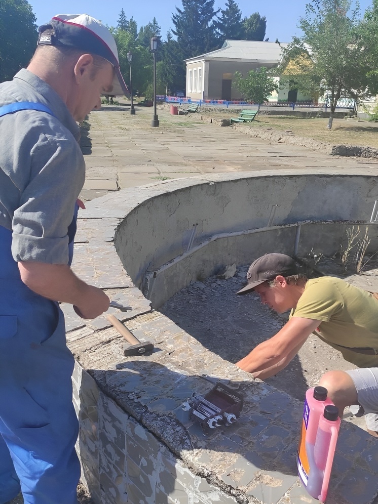 В Скадовском округе на Херсонщине реконструируют фонтан