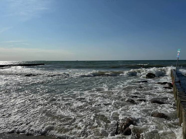 В Янтарном заканчивают реконструкцию берегоукреплений