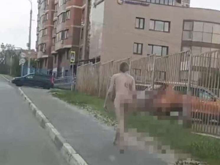 По улицам Дмитрова прогулялся обнаженный мужчина