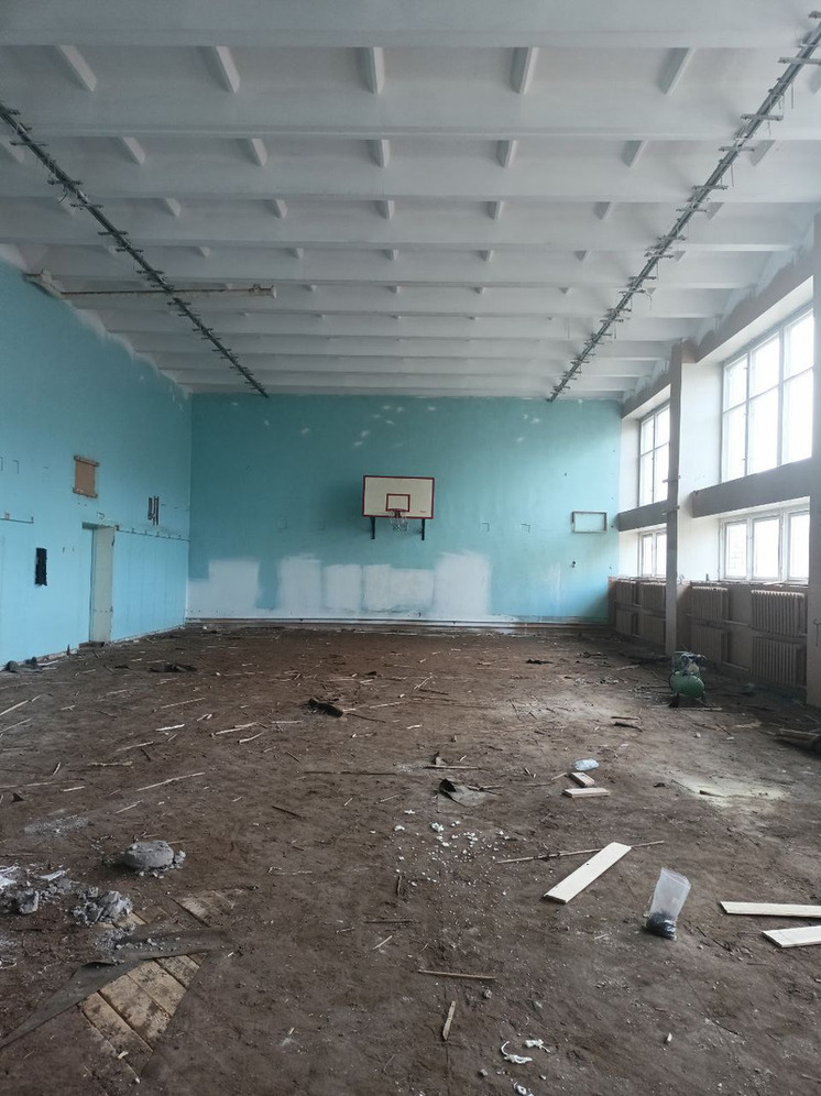   В Коряжме в школе №6 по нацпроекту ремонтируют спортзал