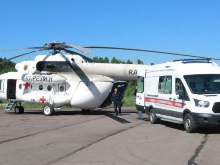 Вертолет санавиации привез в больницу 103 пациента
