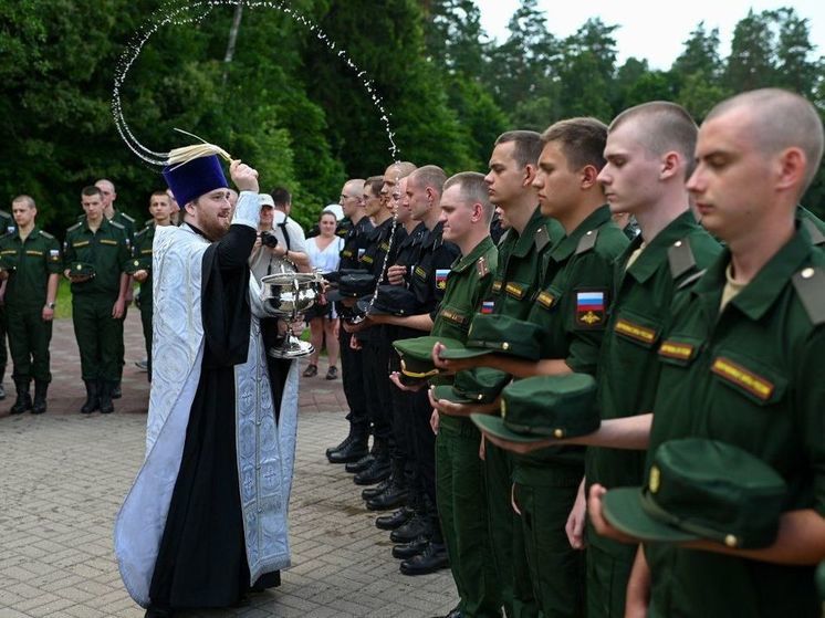 Брянские новобранцы торжественно отправились в армию