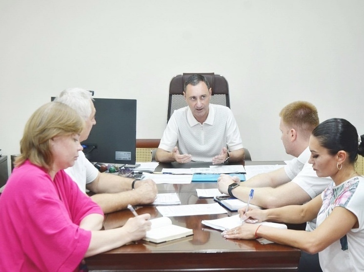 Депутат ЗСК Виктор Тепляков обсудил вопрос строительства Центра озеленения в Сочи