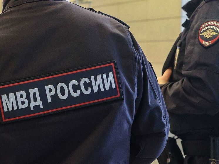 Вернувшийся из госпиталя участник СВО угрожал соседям отверткой в Петербурге