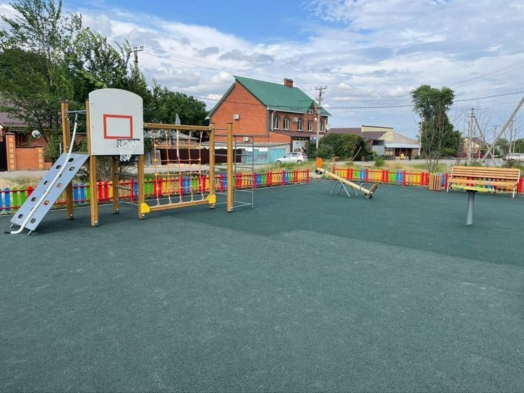 В селе Минераловодского округа установили новую детскую площадку