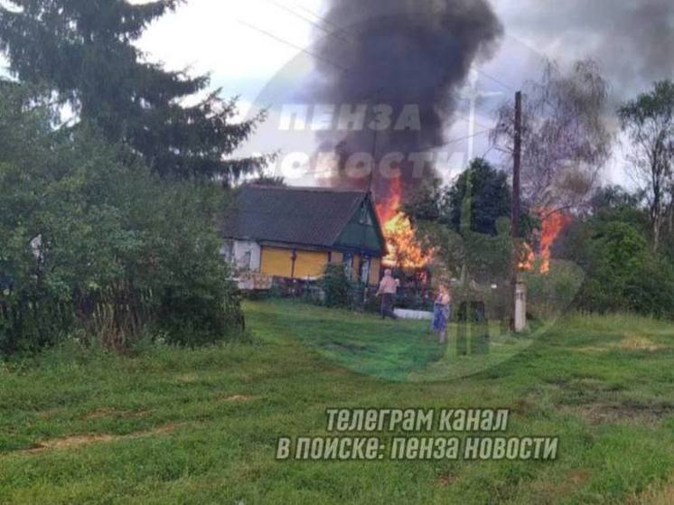 В Пензенской области дом сгорел от удара молнией