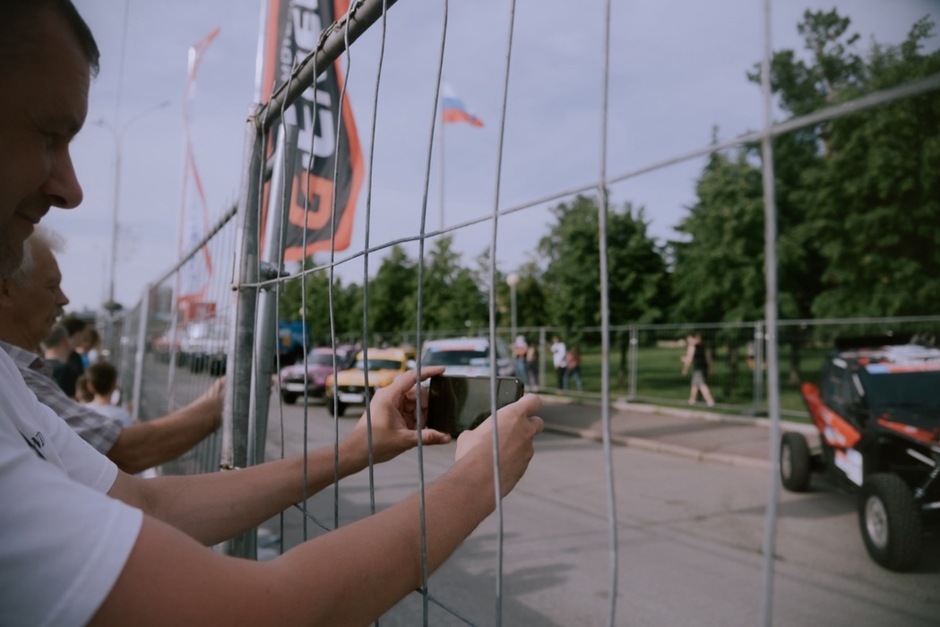 Выставка за забором: томичам показали технику гонщиков «Шелкового пути»
