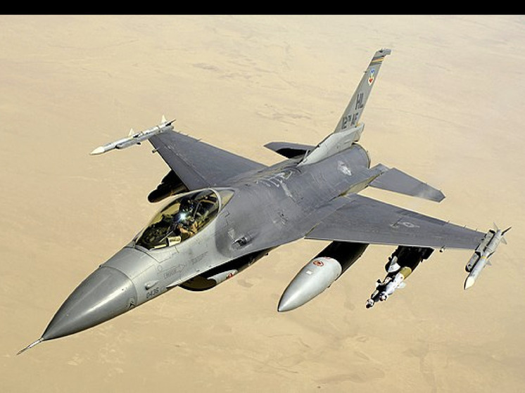 СМИ: Россия быстро уничтожит F-16 после их передачи Украине