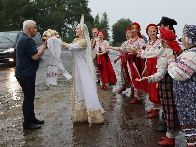 На Орловщине с караваем встретили гостей из Бреста