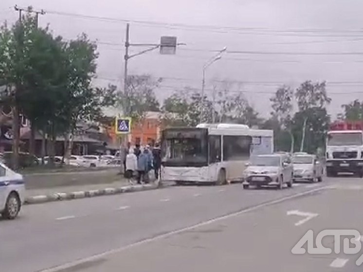 В Южно-Сахалинске рейсовый автобус сбил пешехода