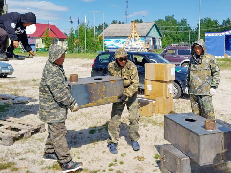 Тундровикам в Пуровском районе доставляют необходимые для жизни вещи