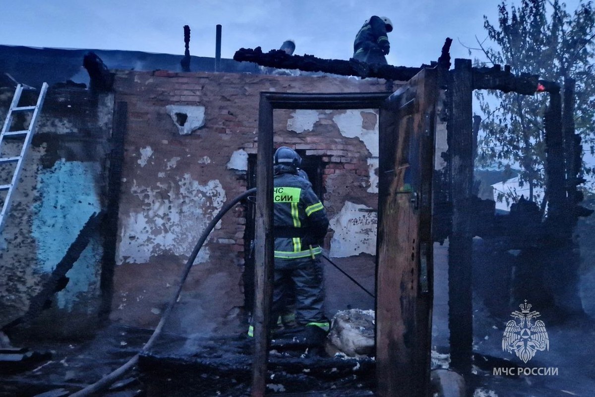 В Горно-Алтайске сгорел четырехквартирный дом - МК Барнаул