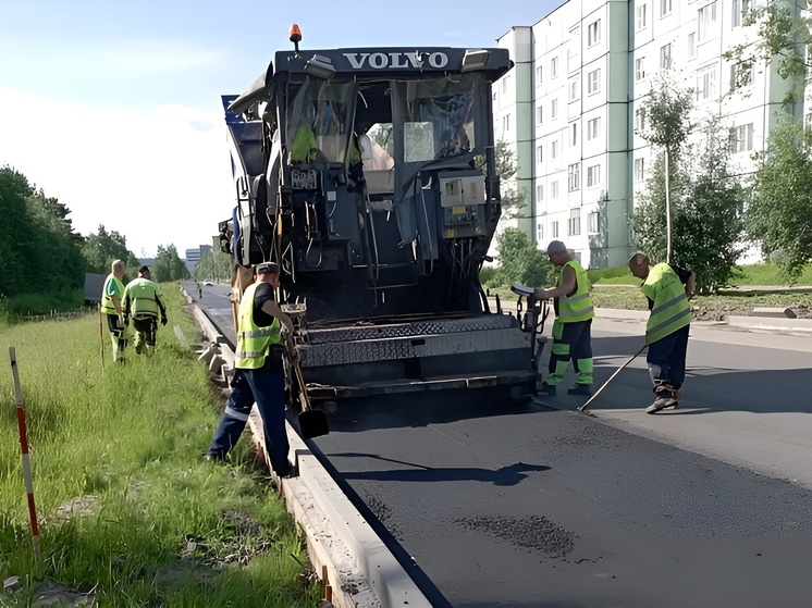 На Яграх в Северодвинске дорожники укладывают нижний асфальтобетонный слой