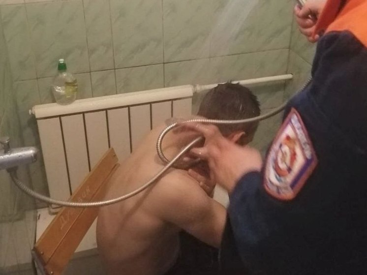 В Красноярске пьяный парень упал с Коммунального моста