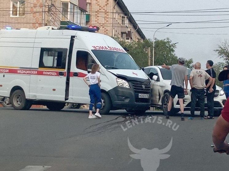 ДТП со скорой и Mercedes-Benz произошло в Чите