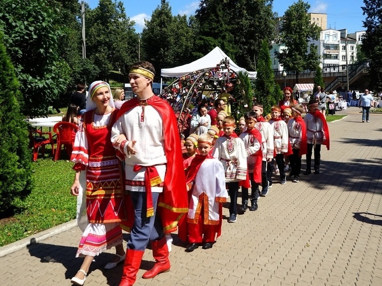 В Орле прошло праздничное мероприятие «Гимн любви»