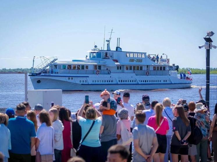 В Югре прошел парад судов
