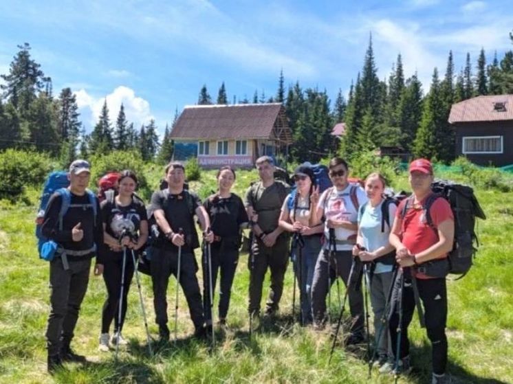 Детские врачи Бурятии покорили пик Черского