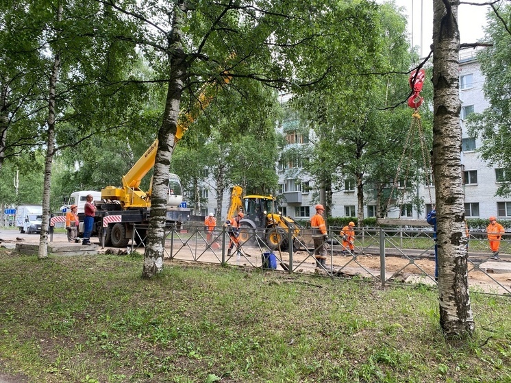 В Архангельске продлили перекрытие части Троицкого проспекта