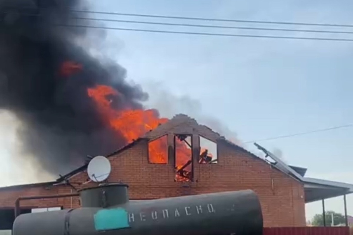 В Ростовской области дотла сгорел частный дом - МК Ростов-на-Дону