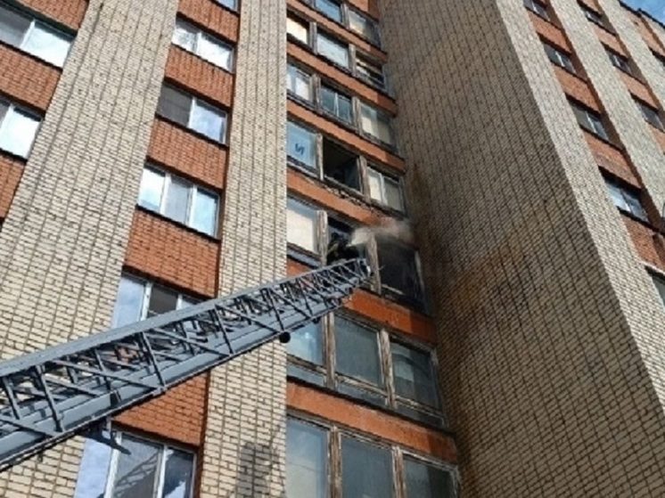 В Орле из дома на Покровской от огня пришлось спасать жильцов